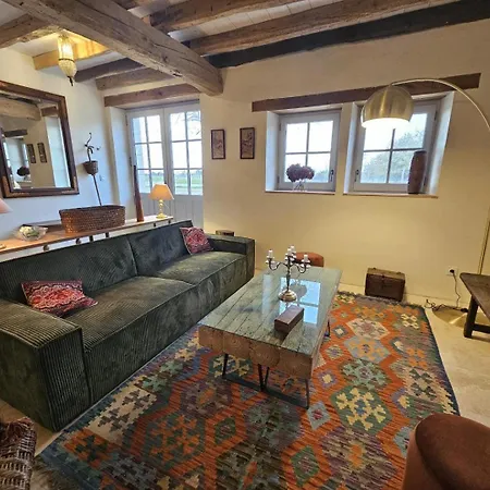 De La Petite Touche Holiday home *